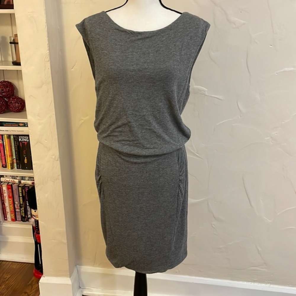 Athleta Active Dress gray sleeveless scoopneck dress size medium